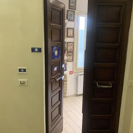 Biffi Simone בית הארחה